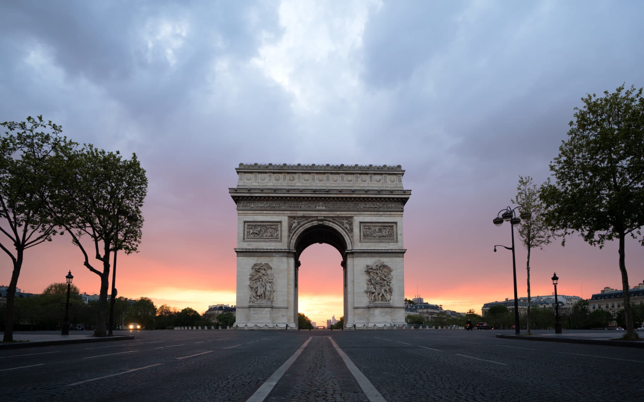 Arc de Triomphe pris de face à Paris